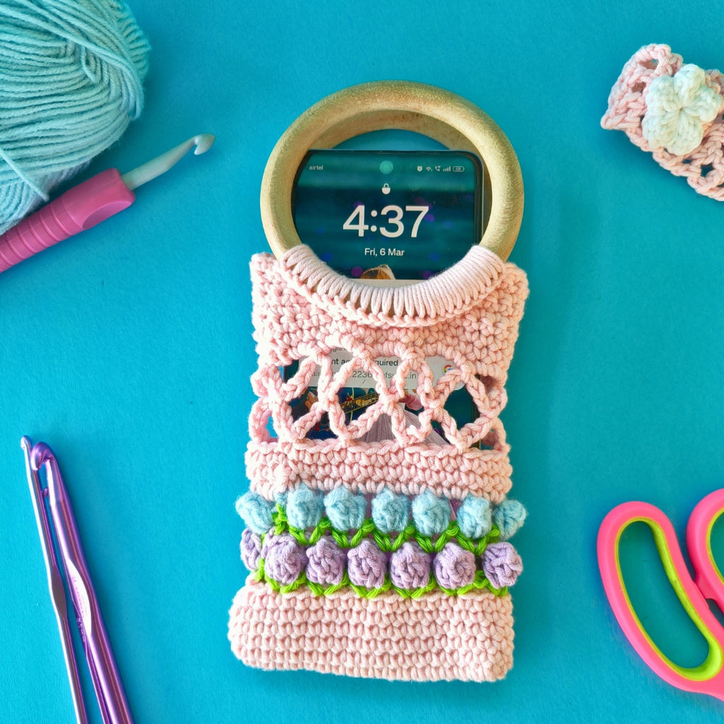Anura Tulip Wooden Handle Purse – Handmade Crochet Tulip Bag (Baby Pink)