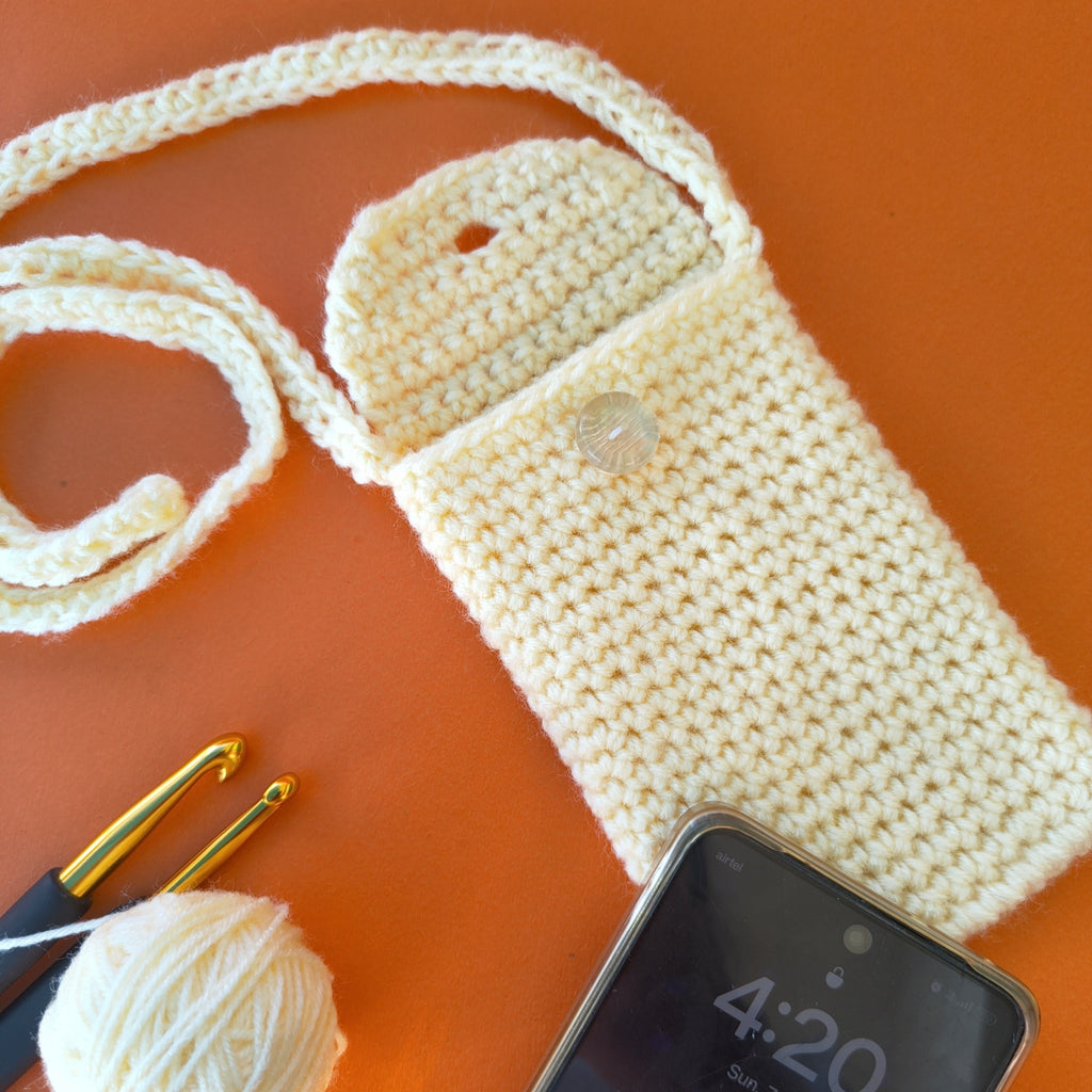 Phone Sling Pouch – Warm White Crochet Crossbody Phone Holder | Handmade Minimal Everyday Bag