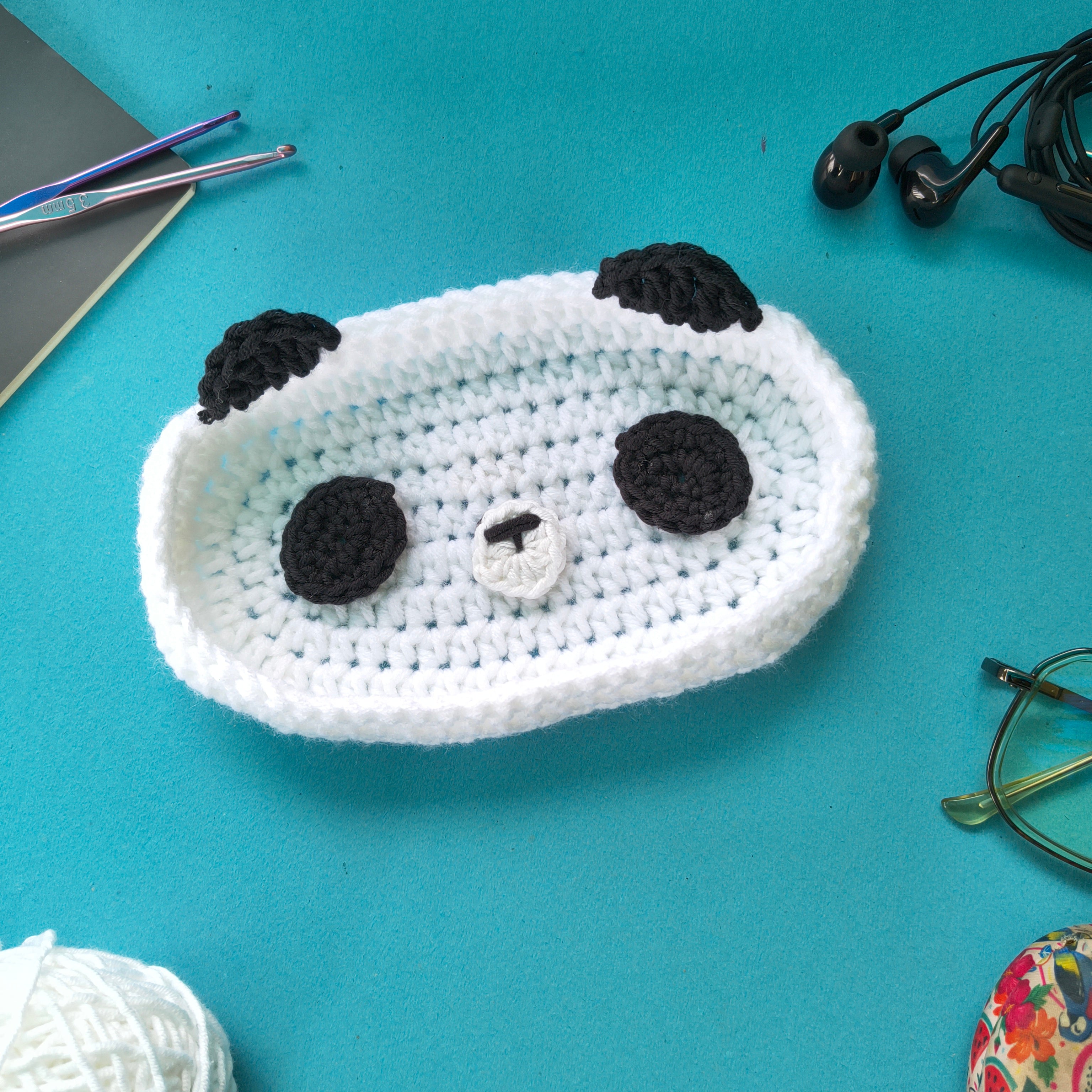 Specs Holder Crochet Panda – Handmade Eyeglass Stand for Desk & Bedside
