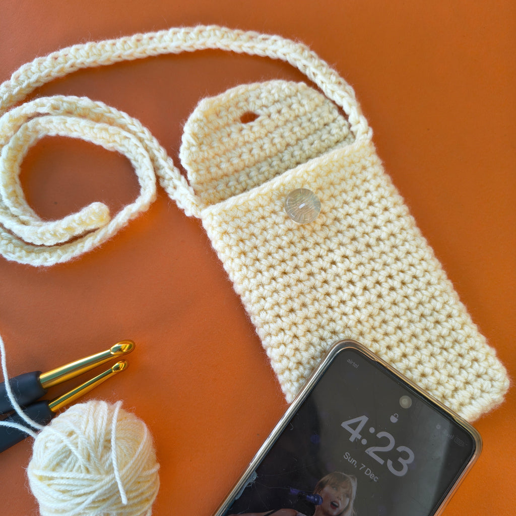 Phone Sling Pouch – Warm White Crochet Crossbody Phone Holder | Handmade Minimal Everyday Bag