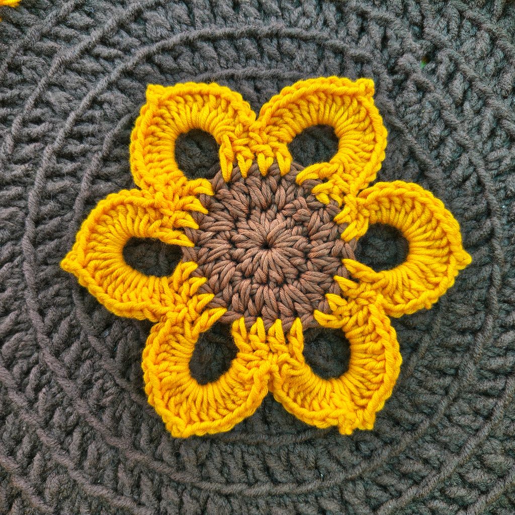 Handmade Sunflower Cutlery Holder – Crochet Floral Kitchen Organizer