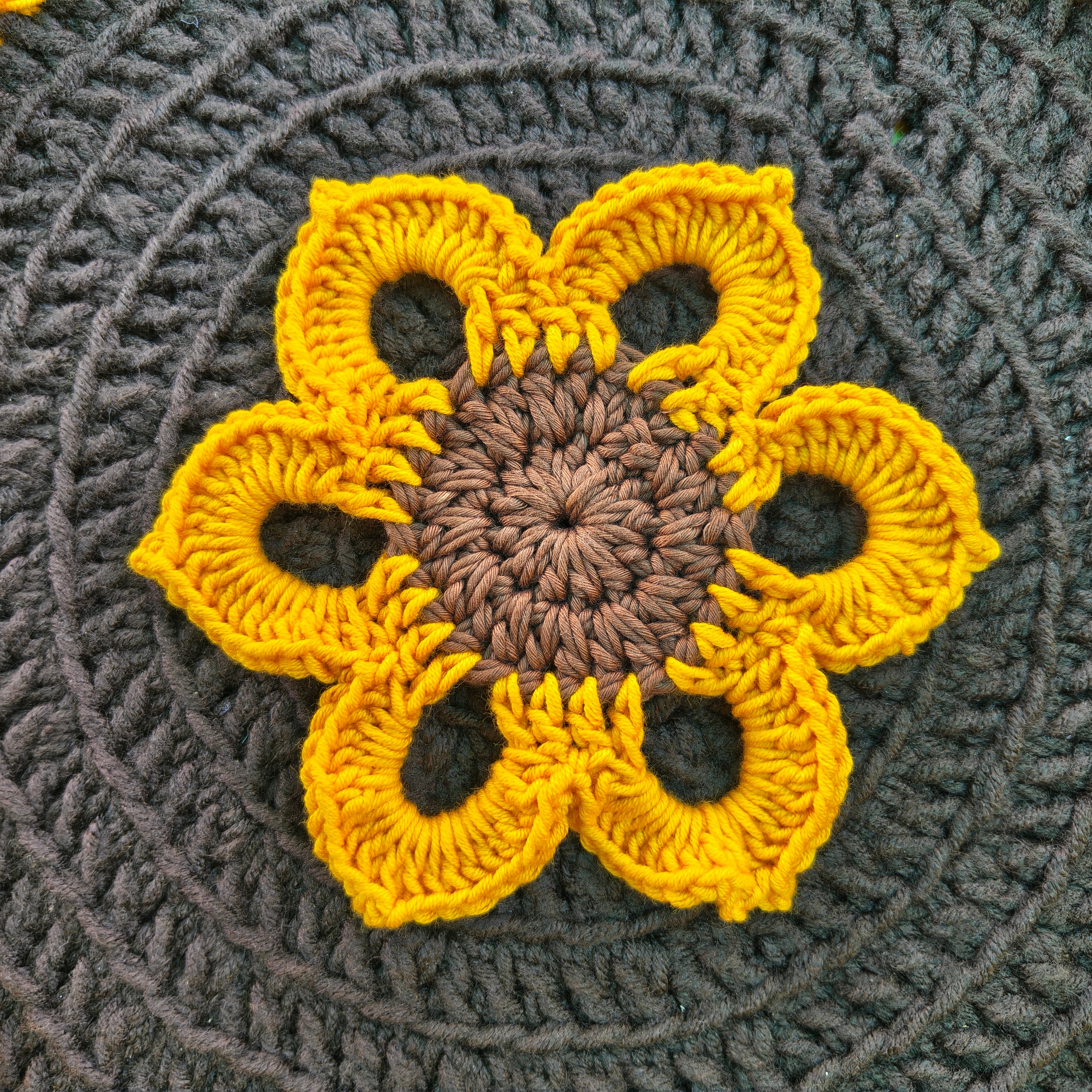 Handmade Sunflower Cutlery Holder – Crochet Floral Kitchen Organizer