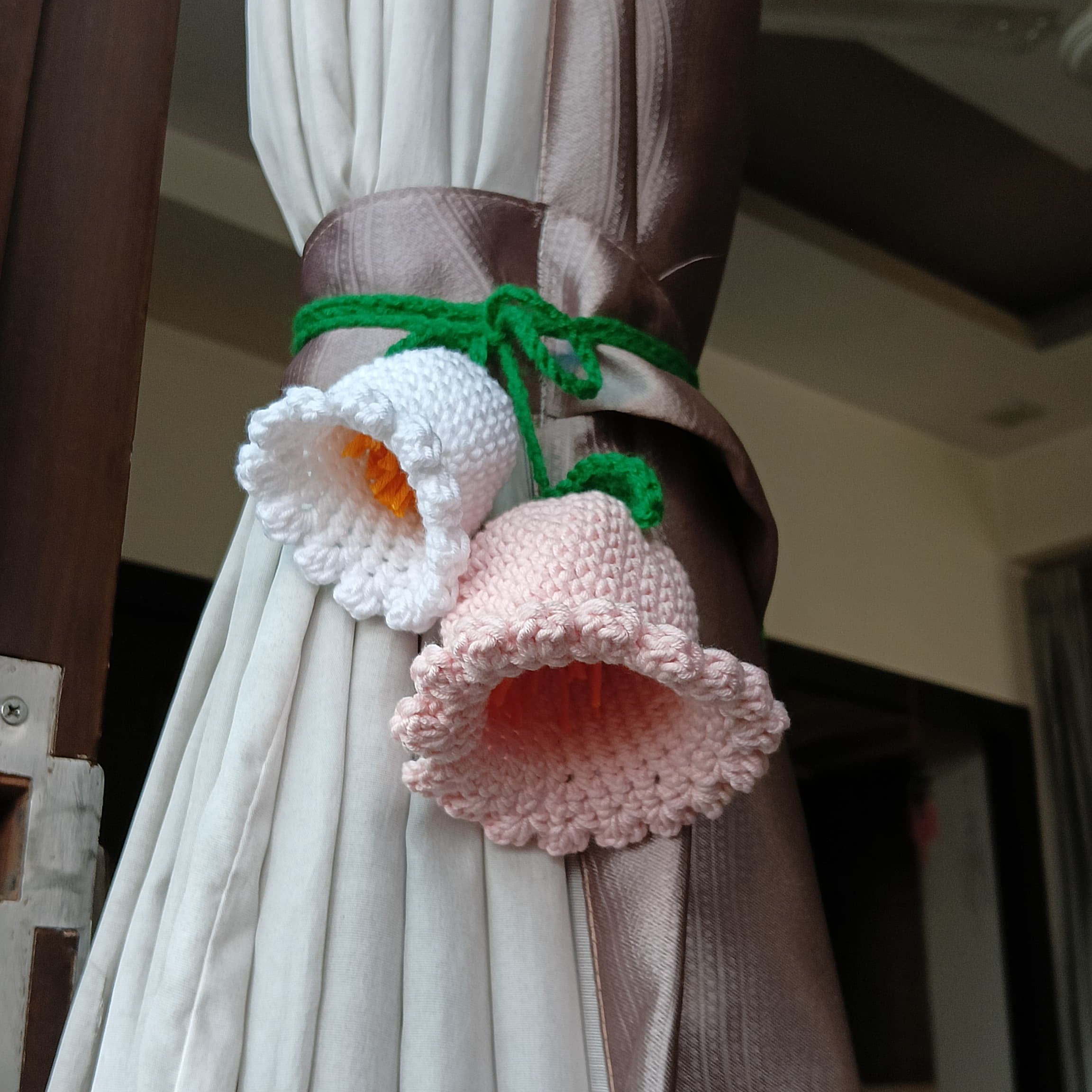Hamper Cozy Book Nook Set: Bloom & Owl Edition – Bell Flower Curtain Tie, Lavender Bee Plushie & Owl Charm