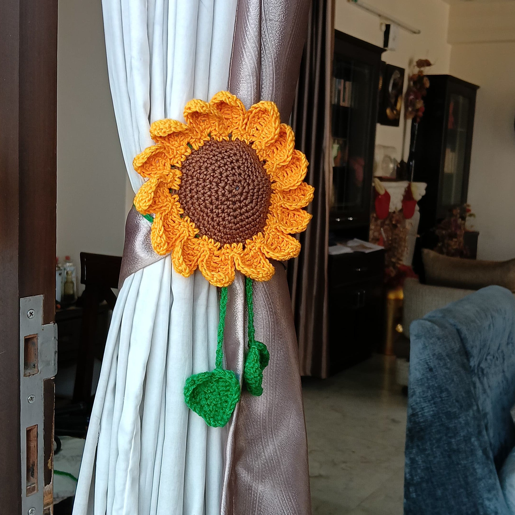 Hamper Book Nook Set  – Sunflower Curtain Tie, Lavender Bee Plushie & Festive Treats
