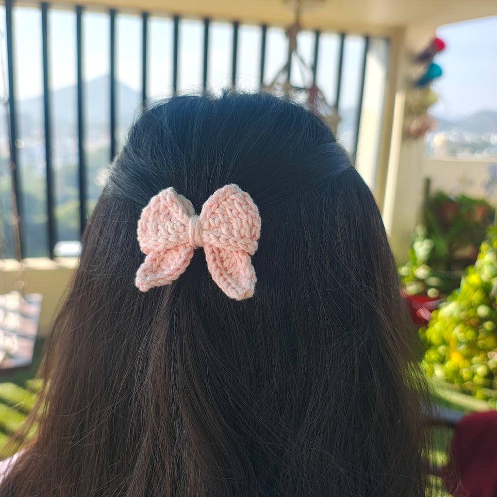 Hairclip Bow – Handmade Crochet Pastel Hair Accessory
