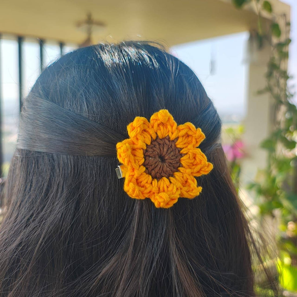 Hairclip Sunflower Crochet – Handmade Floral Hair Accessory
